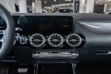 Mercedes GLA II Off-roader Facelifting 1.3 200 163KM 2024 MERCEDES-BENZ GLA 200 AMG Line Suv 1.3 (163KM) 2024, zdjęcie 6