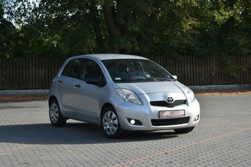 Toyota Yaris II Hatchback 5d 1.4 D-4D 90KM 2010 Toyota Yaris 1.4D4D 90KM XII.2010r. SALON 5d.