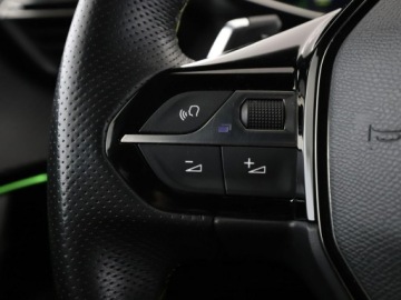 Peugeot 2008 II SUV 1.2 PureTech 130KM 2021 Peugeot 2008 GT-Line automat navi kamera ACC, zdjęcie 31