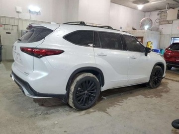 Toyota Highlander III 2023 Toyota Highlander 2023, 2.4L, 4x4, L, po gradobiciu 2.4 Benzyna 265KM, zdjęcie 4