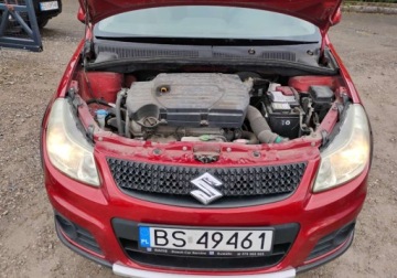 Suzuki SX4 I Hatchback Facelifting 1.6 VVT 120KM 2012 Suzuki SX4 I rej 2013r, 1.6 Benzyna. Uszkodzony. Poobijany. Jezdzi. 1.6, zdjęcie 4
