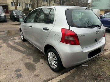 Toyota Yaris II Hatchback 5d 1.0 VVT-i 69KM 2006 Toyota Yaris Toyota Yaris 1,0 Benzyna Niski Przebieg Zamiana Benzyna 70KM, zdjęcie 11