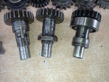 ДЕТАЛИ ДВИГАТЕЛЯ - ТРАНСМИССИЯ - JAWA 50 - ROMET OGAR 200