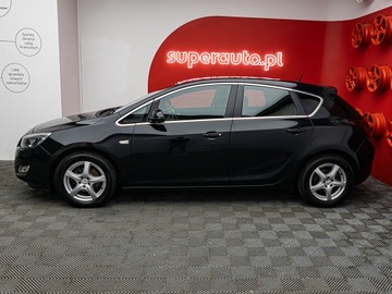 Opel Astra J Hatchback 5d 1.4 Turbo ECOTEC 140KM 2010 OPEL Astra 1.4 T Sedan 140KM 2010, zdjęcie 3