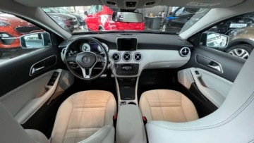 Mercedes Klasa A W176 Hatchback 5d 1.6 180 BlueEFFICIENCY 122KM 2014 Mercedes-Benz Klasa A Niepowtarzalny wyglad oraz stan Automat Ledy MOZLIWA, zdjęcie 7