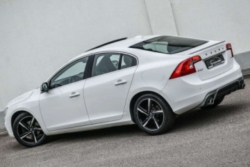 Volvo S60 II Sedan Facelifting 2.0 D4 DRIVE-E 181KM 2014 Volvo S60 VOLVO S60 2.0 D4 190 R-DESIGN ALU18 LED Navi Kamera Gwarancja 12, zdjęcie 9