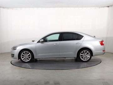 Skoda Octavia III Liftback 1.6 TDI CR DPF 110KM 2015 Skoda Octavia 1.6 TDI, Salon Polska, Xenon, zdjęcie 2