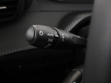 Peugeot 2008 II SUV 1.2 PureTech 100KM 2023 Peugeot 2008 Navi Czujniki parkowania Klimatyzacja, zdjęcie 29