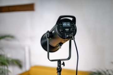 Светодиодная лампа Newell RGB Mitra 180