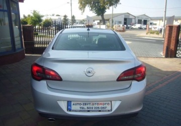 Opel Astra J Sedan 1.4 Turbo ECOTEC 140KM 2017 Opel Astra Opel Astra IV 1.4 T Business 1.4 BenzynaLPG 140KM, zdjęcie 7