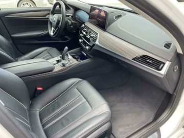 BMW Seria 5 G30-G31 Touring Facelifting 3.0 530d 286KM 2021 BMW 530 BMW 530d xdrive 286KM, zdjęcie 11