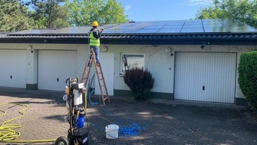 Набор для мытья фотоэлектрических панелей и витрин.