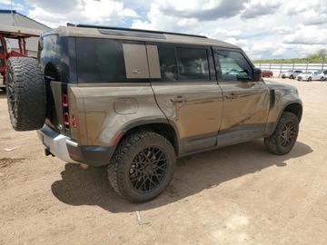 Land Rover Defender IV (L663) 2022 Land Rover Defender 110 SE 2022 3.0l 3.0 Benzyna 395KM, zdjęcie 3