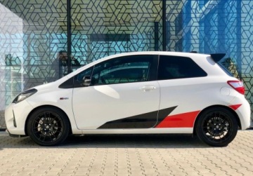 Toyota Yaris III Hatchback GRMN 1.8 Dual VVT-i 212KM 2017 Toyota Yaris Yaris 1.8 212KM Limitowana wersja GRMN 018400 FV23 ASO PL, zdjęcie 3