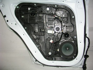 KIA SPORTAGE 4 IV 2015-21 ZVEDÁK DESKA LEVÝ ZADNÍ