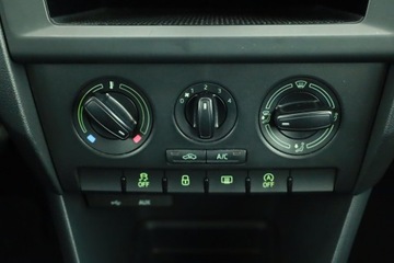 Skoda Rapid II Spaceback 1.2 TSI 90KM 2016 Skoda Rapid 1.2 TSI, Salon Polska, Serwis ASO, zdjęcie 9