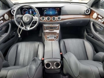 Mercedes Klasa E W213 2022 Mercedes-Benz Klasa E 450 4Matic 2022 3.0l 3.0 Benzyna 362KM, zdjęcie 8