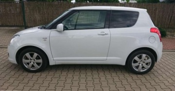 Suzuki Swift IV 2009 Suzuki Swift Suzuki Swift IV Klimatronic, Biala Perla 1.3 Diesel 90KM, zdjęcie 2