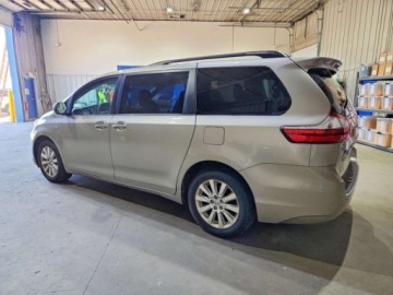 Toyota Sienna III 3.5 V6 266KM 2016 Toyota Sienna Le, 2016r., 4x4, 3.5L 3.5 Benzyna 266KM, zdjęcie 2