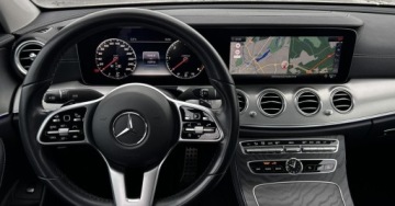 Mercedes Klasa E W213 Limuzyna 2.0 220d 194KM 2020 Mercedes-Benz Klasa E 4Matic SalonPL Burmester Distronic Pneumatyczne Zawi, zdjęcie 17