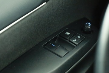 Toyota Yaris IV Hatchback 1.5 Hybrid Dynamic Force 116KM 2022 Toyota Yaris 1.5 VVT-i Hybrid, Salon Polska, zdjęcie 13