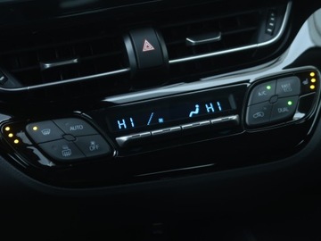 Toyota C-HR I Crossover Facelifting 1.8 Hybrid 122KM 2022 Toyota C-HR 1.8 Hybrid, Serwis ASO, Automat, zdjęcie 15