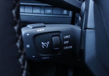 Peugeot 3008 II Crossover Facelifting  1.2 PureTech 130KM 2022 Peugeot 3008 1.2 Benzyna 130KM Allure SalonPL Iwlasc Serwis ASO 1.2, zdjęcie 19