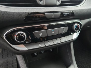 Hyundai i30 III Wagon Facelifting 1.0 T-GDI 120KM 2022 Hyundai i30 SalonPL serwis ASO 1.0T-GDI 120KM gwarancja fabr. alufelgi kom, zdjęcie 21