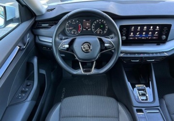 Skoda Octavia IV Liftback 1.5 TSI EVO 150KM 2022 Skoda Octavia Ambition Pakiety, Tempomat, Kamera cofania, Podgrzewane fote, zdjęcie 5