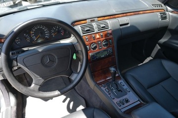 Mercedes Klasa E W210 1998 Mercedes E240 V6 aut Elegance 160000km Skóra Hak Grzane fotele 2xParktronik, zdjęcie 20
