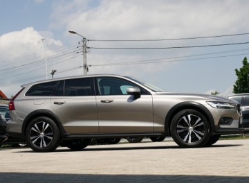 Volvo 2019 Volvo V60 CC AWD Pro Pamięć ACC skóra Komforty Blis Diody Keyles LKA Winter, zdjęcie 35