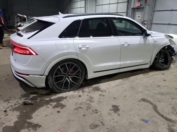 Audi Q8 SUV 3.0 55 TFSI 340KM 2022 Audi Q8 AUDI Q8 PRESTIGE S-LINE 2022 3.0 Benzyna 340KM, zdjęcie 2