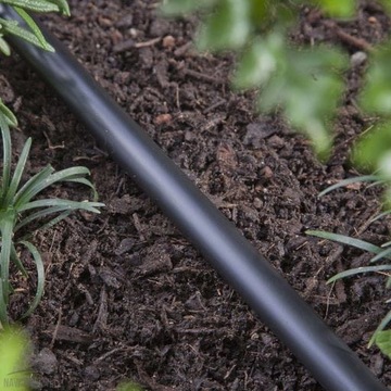 Прочная монтажная полиэтиленовая труба 25мм 100м мягкая для полива от водопроводной сети