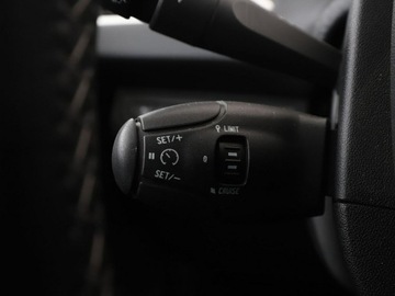 Peugeot 2008 I SUV Facelifting 1.2 PureTech 110KM 2018 Peugeot 2008 GRATIS! Pakiet Serwisowy o wartości, zdjęcie 29