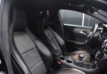Mercedes CLA C117 Shooting Brake Facelifting 1.6 180 122KM 2018 Mercedes-Benz CLA 1.6 benzyna _ 122 KM _ 1.6 Benzyna 122KM, zdjęcie 22
