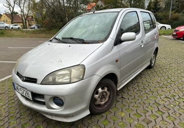 Daihatsu YRV 1.3 i 16V 87KM 2002