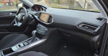 Peugeot 2017 Peugeot 308 2.0 SW 181Ps.Automat Panorama Navi Serwis 2017 2.0 Diesel 181KM, zdjęcie 29