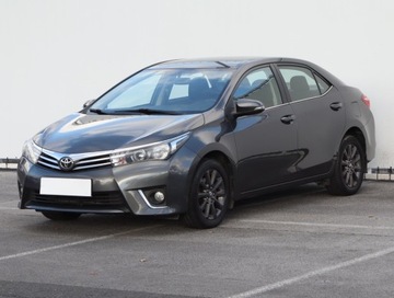 Toyota Corolla XI Sedan 1.6 Valvematic 132KM 2015 Toyota Corolla 1.6 Valvematic, Salon Polska, zdjęcie 1