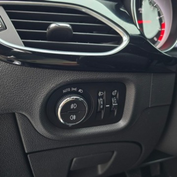 Opel Astra J GTC 1.4 Turbo ECOTEC 140KM 2016 Opel Astra K 1.4 Turbo Cosmo, zdjęcie 34