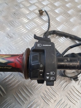 KIEROWNICA LEWA + PRZEŁĄCZNIK LEWY ŚWIATEŁ HONDA CBR 900RR SC33 96R-