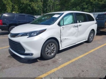 Toyota Sienna III 2024 Toyota Sienna XLE 2024 2.5L 2.5 Hybryda 189KM, zdjęcie 1