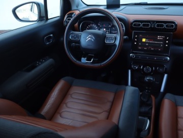 Citroen C3 Aircross  I Crossover 1.2 PureTech 131KM 2017 Citroen C3 Aircross 1.2 PureTech, Salon Polska, zdjęcie 6