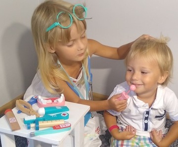 БОЛЬШОЙ ДЕРЕВЯННЫЙ НАБОР ДОКТОРА ДОКТОР ДОКТОР, играющий в доктора