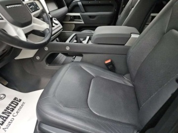 Land Rover Defender IV (L663) 2023 Land Rover Defender 130 SE 2023 3.0 Benzyna 395KM, zdjęcie 6