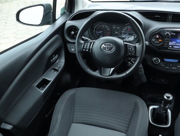 Toyota Yaris III Hatchback 5d Facelifting 2017 1.5 Dual VVT-iE 111KM 2017 Toyota Yaris 1.5 Dual VVT-i, GAZ, Klima, zdjęcie 5