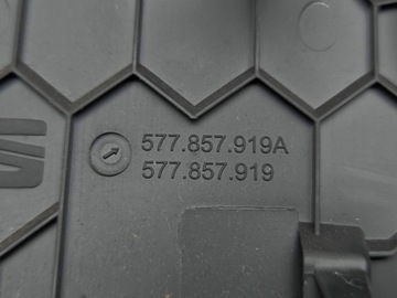 SEAT ATECA 2017 PRAVÁ STRANA DÍL DESKY ROZDĚLOVACÍ / SPODEK