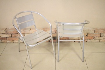 Столы для помещения/паба/ресторана + 2 стула