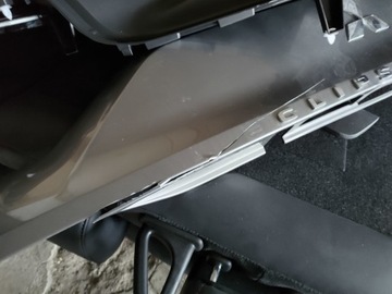 ЗАГЛУШКА ТРЕУГОЛЬНИКА КРЫЛА ДВЕРИ ECLIPSE CROSS CHRO