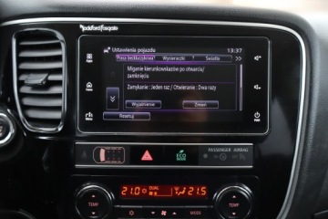 Mitsubishi Outlander III SUV Facelifting 2017 2.0 150KM 2018 Mitsubishi Outlander 2.0, Salon Polska, zdjęcie 19