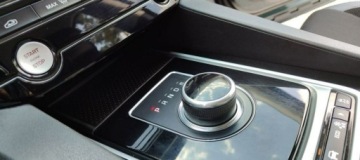 Jaguar F-Pace SUV 2.0 i4D 180KM 2016 Jaguar F-Pace 2.0 D 180 kM Navi Pol Skora Asystent El.klapa Aktywny LED Fu, zdjęcie 25